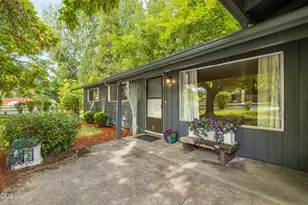 170 Allenwood Dr, Grants Pass, OR 97527 - Photo 4