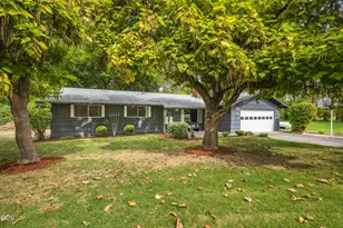 170 Allenwood Dr, Grants Pass, OR 97527 - Photo 1