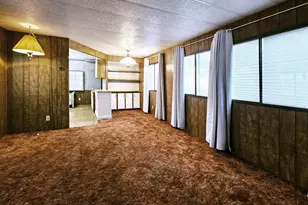 200 SW D St, Madras, OR 97741 - Photo 4