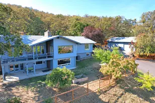 783 S Stage Rd, Medford, OR 97501 - Photo 2
