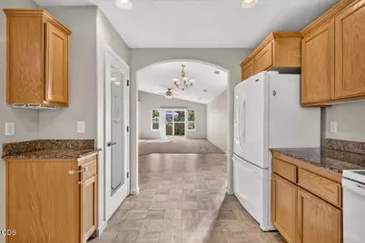 2320 Kamerin Lane, Medford, OR 97501 - Photo 6