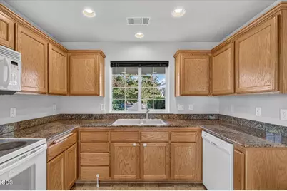 2320 Kamerin Lane, Medford, OR 97501 - Photo 4