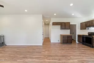 630 Schumacher St, Cave Junction, OR 97523 - Photo 10