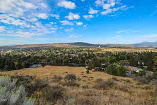 Hillside Ave, Klamath Falls, OR 97601 - Photo 1