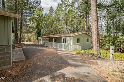124 Dearing Way, Grants Pass, OR 97527 - Photo 1