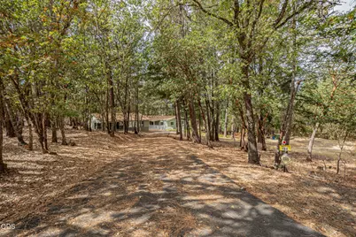 124 Dearing Way, Grants Pass, OR 97527 - Photo 4