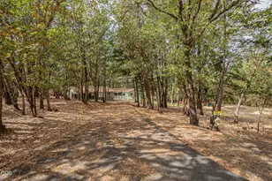 124 Dearing Wy, Grants Pass, OR 97527 - Photo 4