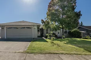 2212 Westfall Cir, Medford, OR 97504 - Photo 32