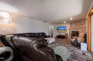 2212 Westfall Cir, Medford, OR 97504 - Photo 6