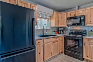404 SE Railroad St, Bend, OR 97702 - Photo 10