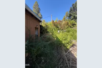 1016 NE A Street, Grants Pass, OR 97526 - Photo 8