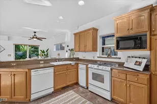 368 Meadow Dr, Ashland, OR 97520 - Photo 22