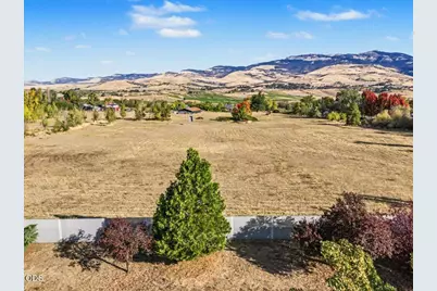 368 Meadow Drive, Ashland, OR 97520 - Photo 6