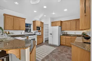 368 Meadow Dr, Ashland, OR 97520 - Photo 20