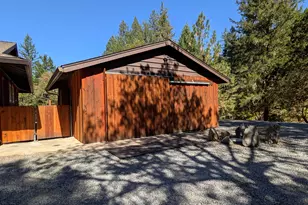 11851 Upper Applegate Rd, Jacksonville, OR 97530 - Photo 18