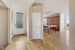4375 Pioneer Rd, Medford, OR 97501 - Photo 60