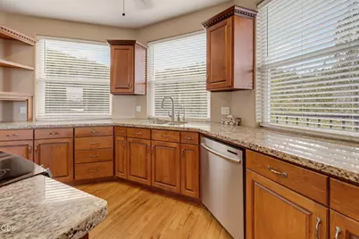 4375 Pioneer Road, Medford, OR 97501 - Photo 6