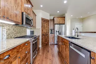 61144 Manhae Ln, Bend, OR 97702 - Photo 16