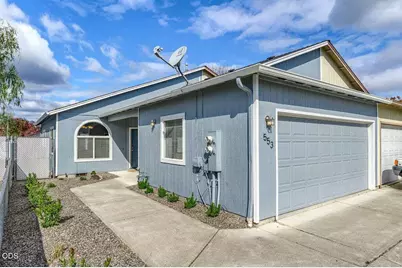 553 Mountain View Drive, Central Point, OR 97502 - Photo 1