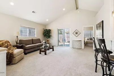 553 Mountain View Drive, Central Point, OR 97502 - Photo 2