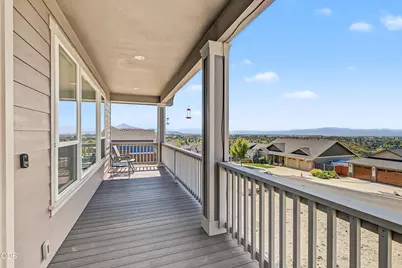 332 Avalon Terrace, Eagle Point, OR 97524 - Photo 4