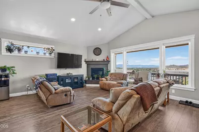 332 Avalon Terrace, Eagle Point, OR 97524 - Photo 6