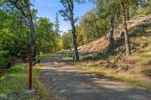 23131 Hwy 62, Shady Cove, OR 97539 - Photo 26
