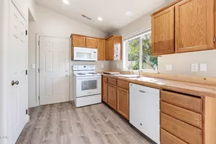 905 Narregan St, Medford, OR 97501 - Photo 14