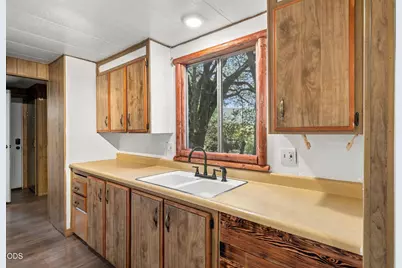 7949 Rogue River Highway, Grants Pass, OR 97527 - Photo 16