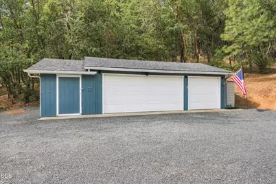 433 Hawksdale Drive, Grants Pass, OR 97526 - Photo 4