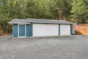 433 Hawksdale Dr, Grants Pass, OR 97526 - Photo 4