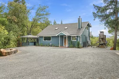 433 Hawksdale Drive, Grants Pass, OR 97526 - Photo 2