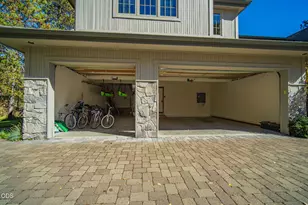 17980 N Course Ln, Sunriver, OR 97707 - Photo 56