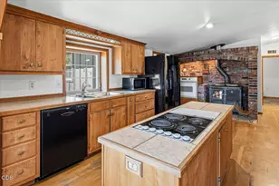 2097 NW Helmholtz Way, Redmond, OR 97756 - Photo 28