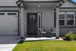 3350 NW 9th Ln, Redmond, OR 97756 - Photo 2
