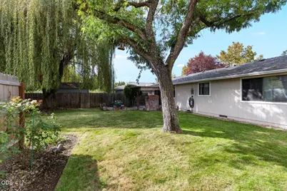 1954 Page Street, Medford, OR 97504 - Photo 34