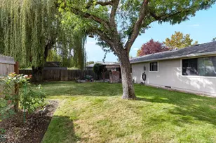 1954 Page St, Medford, OR 97504 - Photo 34