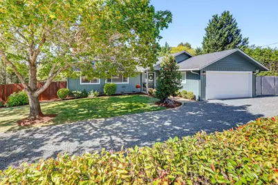 529 Broadway Street, Rogue River, OR 97537 - Photo 1