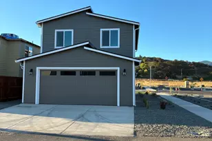 944 Honey Bee St, Medford, OR 97501 - Photo 38