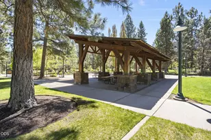 1249 NW John Fremont St, Bend, OR 97703 - Photo 40
