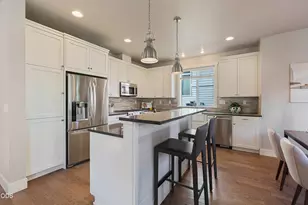20490 SE Elijah Ct, Bend, OR 97702 - Photo 14