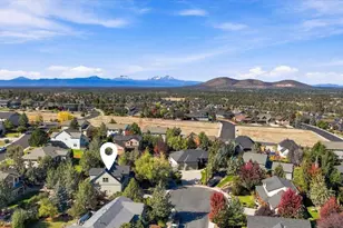 3750 SW Crest Ct, Redmond, OR 97756 - Photo 2