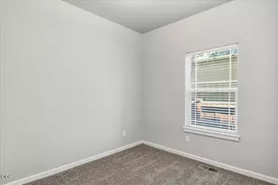 21328 Oakview Dr, Bend, OR 97701 - Photo 16