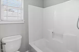 21328 Oakview Dr, Bend, OR 97701 - Photo 30