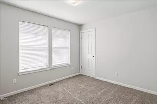 21328 Oakview Dr, Bend, OR 97701 - Photo 20