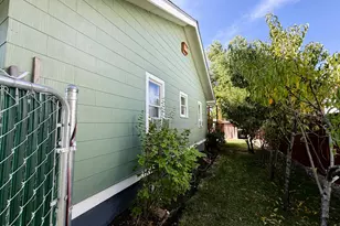 1018 N Eldorado Ave, Klamath Falls, OR 97601 - Photo 4