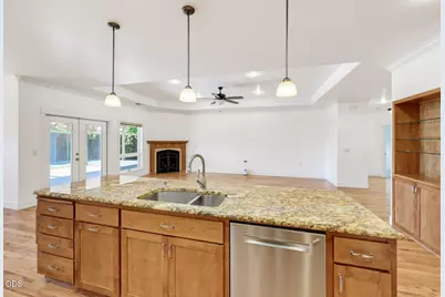 421 Stone Pointe Drive, Central Point, OR 97502 - Photo 14