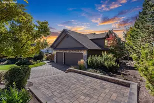 1154 NW Redfield Cir, Bend, OR 97703 - Photo 2