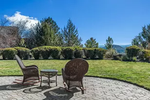 1154 NW Redfield Cir, Bend, OR 97703 - Photo 38