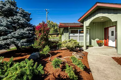 734 NW Midland Avenue, Grants Pass, OR 97526 - Photo 4